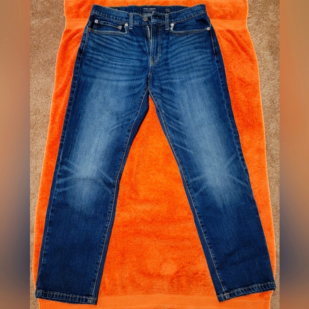 Lucky Brand Denim Blue Jeans, 33W x 30L, Slim Straight